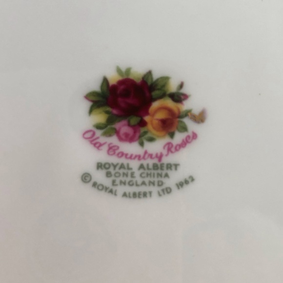 4 x Dinner Plates 27cm Old Country Roses - Picture 5 of 7